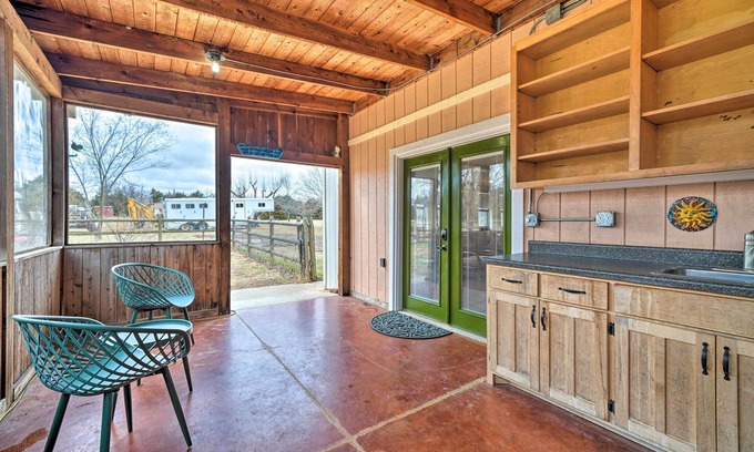 Stillwater Cottage | Cozy Bohemian Retreat with Screened Porch Near the Lake