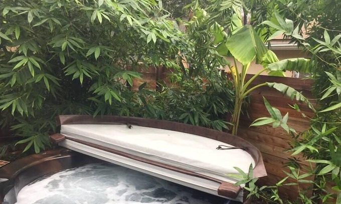 Cherrywood House | Bohemian Oasis | Hot Tub| Chill Bohemian Stay