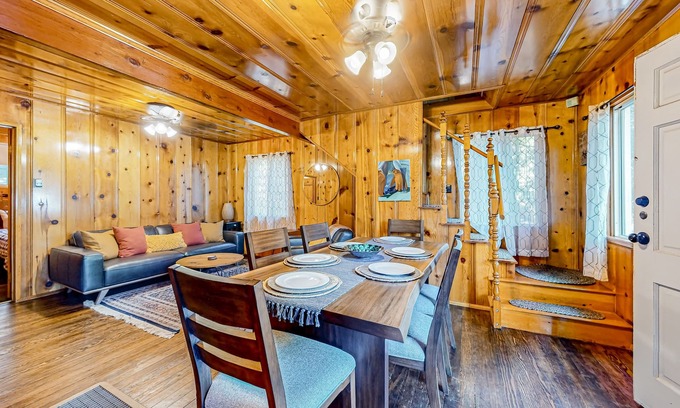 Crestline Cabin | Serene Dog-Friendly Cabin with Mountain Views and Games
