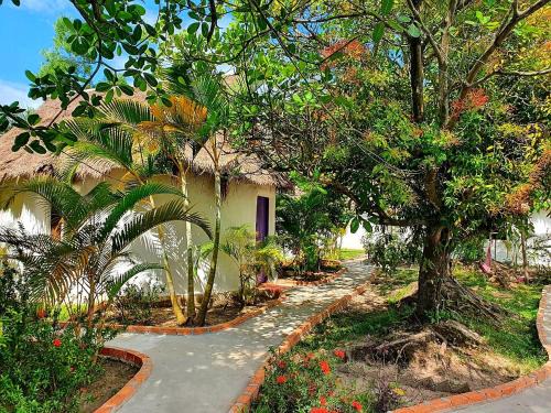 Kampot Hotel | Relax at Bohemiaz Resort and Spa Kampot with Ocean Views