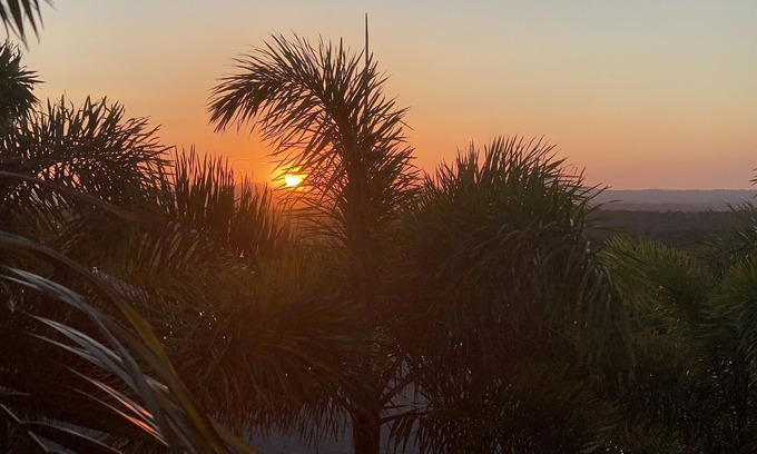 Sunshine Beach Apartment | Pet-Friendly Boho Beach Haven with Ocean Views & Kitchen