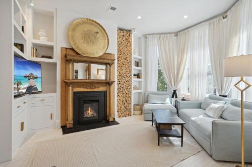 Bloomingdale House | Boho Bliss Bloomingdale plus Parking