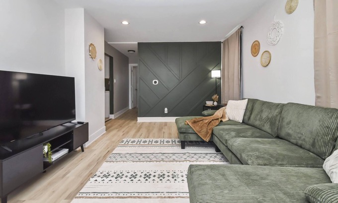 Peoria House | Boho Heights Hideaway: Spacious 4 BR - 2 BA - NEWLY REMODELED! Fully Fenced!