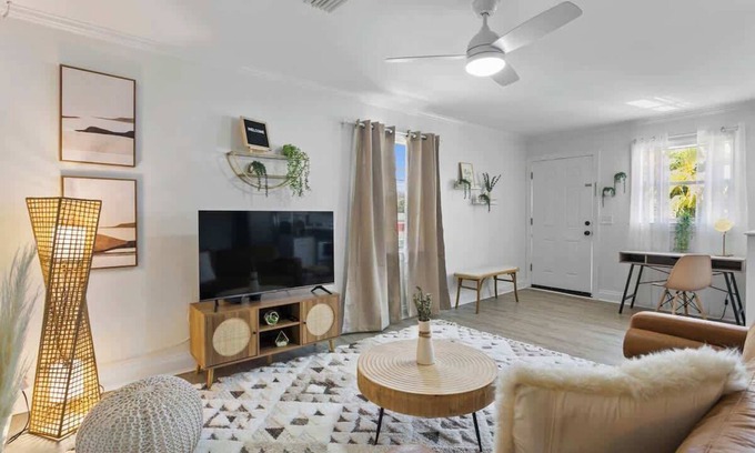 Tampa Apartment | Boho Inspired Apartment in Vibrant Tampa Bay – Pet Friendly!