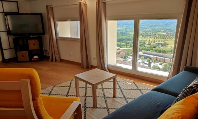 Bonnieux Apartment | BOHO Location 2: Family-Friendly Stay with Top Ratings