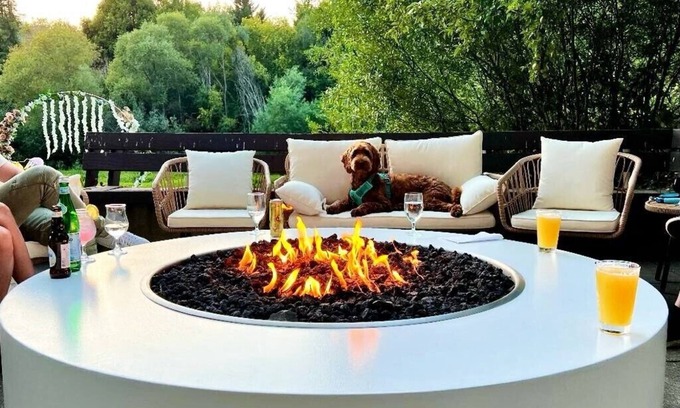 Northwood Hotel | Relax at Boho Manor Resort - Pool, Spa & Family Friendly