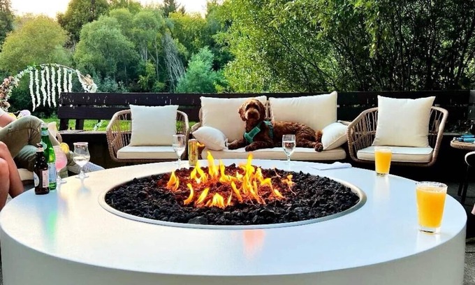 Northwood Hotel | Discover Boho Manor Resort - Studio E with Spa & Hot Tub