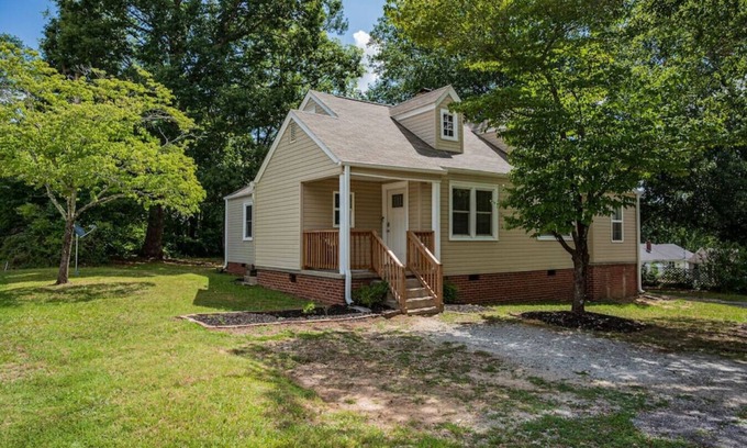 Easley House | Pet-Friendly Boho Retreat Near Downtown Easley - 9.6/10!