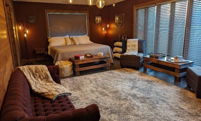 McFarland House | Charming Boho & Rustic Retreat with King Bed near Madison