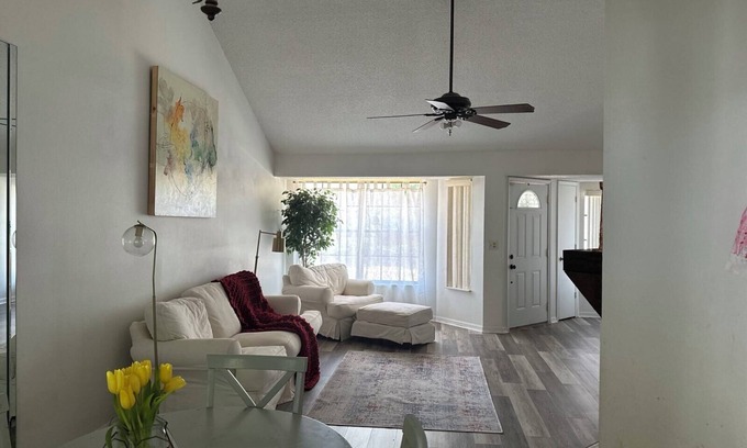 New Port Richey House | Inviting Boho Family Retreat with Pet-Friendly Amenities