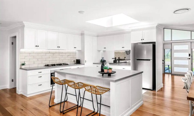 Blacksmiths House | Top-Rated Boikon Beach House: Steps to Blacksmiths Beach