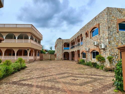 Abomey Hotel | Pet-Friendly Bois Vert Hôtel with Family Amenities