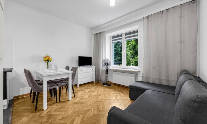 Mokotow Apartment | Bokserska Apt - Chopin Airport Nerby - by Rentujemy