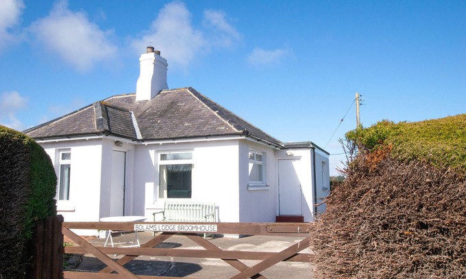 Cheswick House | Cozy Bolams Lodge: Family-Friendly Two Bedroom Retreat