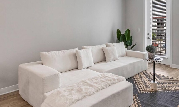St. Peters Apartment | Bold 2325 Hotel: Pool, Gym & Pet-Friendly Retreat