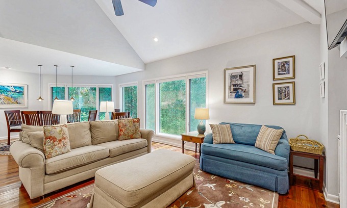 Spinnaker Beachhouses Villa | Inviting Villa by the Beach with Deck & Outdoor Shower