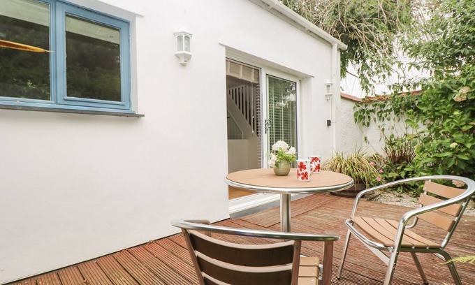 St. Martin Cottage | Bolitho's Retreat: Pet-Friendly Haven with Garden Access