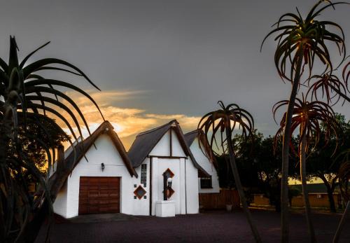 Polokwane Cabin | Bolivia Lodge: Family-Friendly Retreat with Pool & Hot Tub