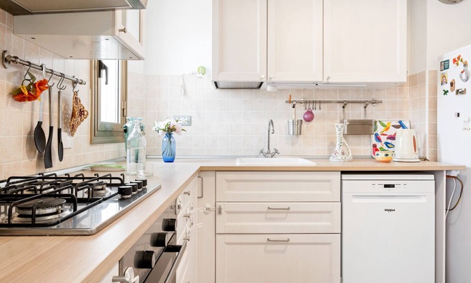 Bolognina Apartment | Budget-Friendly Bolognina Cozy Apartment with Breakfast Included