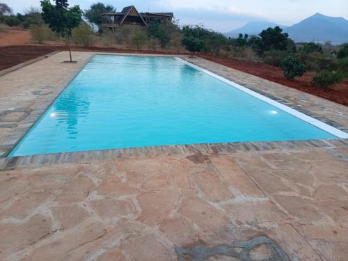 Voi Cabin | Top-Rated Boma Simba Safari Lodge with Pool and Dining