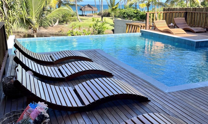 Barra Grande House | Coastal Retreat: Bombaça Waves with Pool & Spa Amenities
