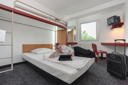 Riemke Hotel | Budget-Friendly Hotel Bochum: Pet & Child Friendly Stay