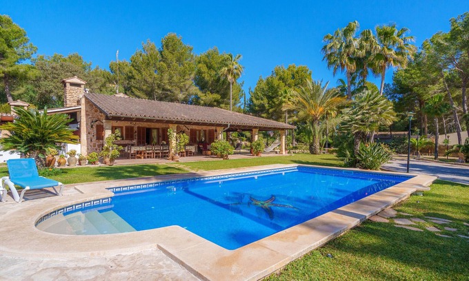 Mal Pas-Bon Aire Villa | Beachside BON PAS Finca: Oceanfront Retreat for 6