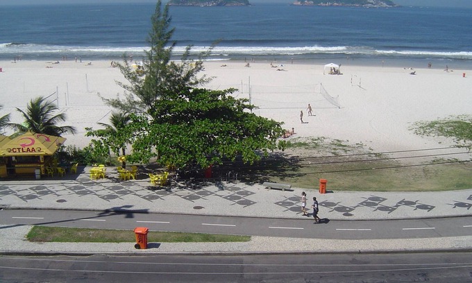 Barra da Tijuca Apartment | Inviting Apartment Steps from Barra Beach with Pool