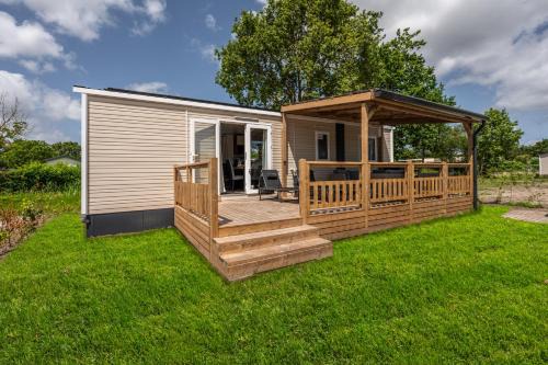 Renesse Ski Chalet | Beachside Retreat at Bondi Beach with Ocean Views