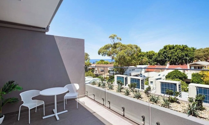 Bondi Apartment | Oceanfront Bondi Beach Studios - Penthouse with Balcony