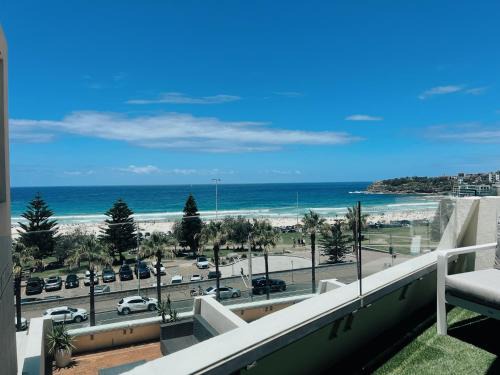 Bondi Beach Apartment | Beachfront Bondi Beach Waves 2 Apartment with Ocean View