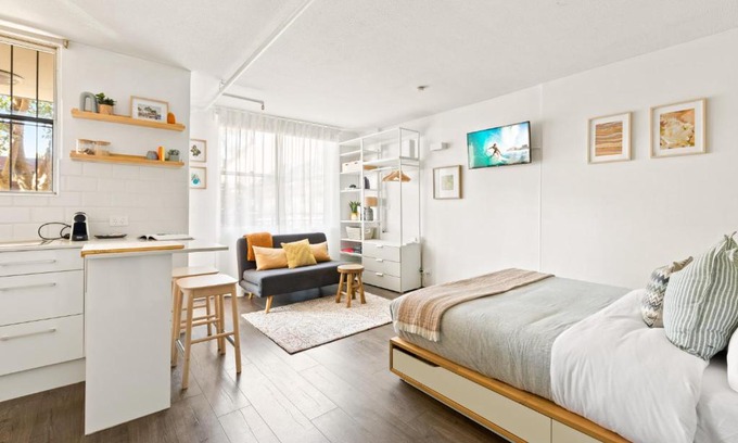 Bondi Apartment | Bondi Studio with Rooftop Pool and Ocean Views