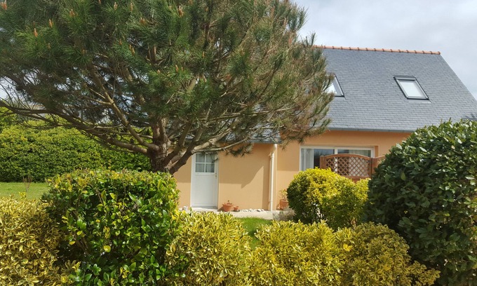 Loctudy House | Oceanfront Retreat: Guest Rated 9.6 with Breakfast & Views
