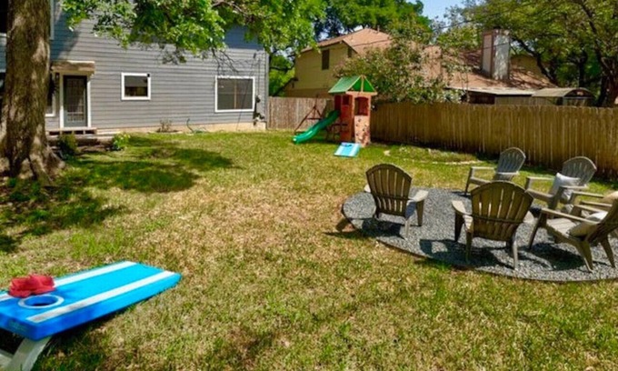 Indian Oaks House | Pet-Friendly Retreat 'Boni and Blithe' with Pool Access