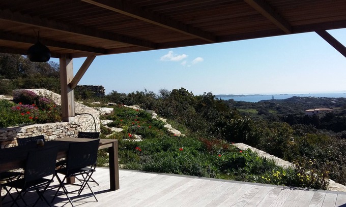 Bonifacio House | Bonifacio: Oceanfront Retreat with Pool and Spa Amenities