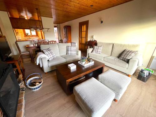 Enveitg Apartment | Scenic Ground-Floor Retreat with Pool and Panoramic Views