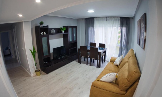 San Lazaro y Otero Apartment | Family-Friendly Bonito Piso Villafria – Rated 9.2/10!