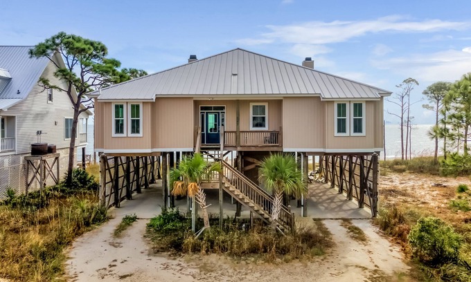 Audubon Place House | Seaside Escape: Enjoy 20% Off with Ocean Views & Pool