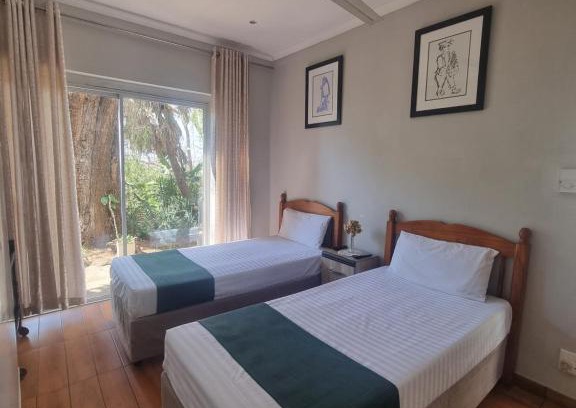 Ladysmith House | Bonnie Highlands: Family-Friendly Retreat with Pool & Hot Tub