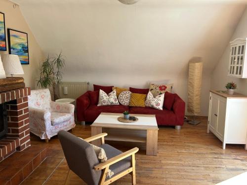 Bosen Apartment | Pet-Friendly Bonnys Ferienwohnung with Oceanfront Views