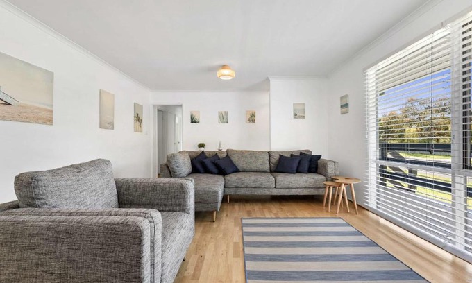 Ocean Grove House | Beachside Bonnyvale Abode with Free WiFi & Perfect Reviews
