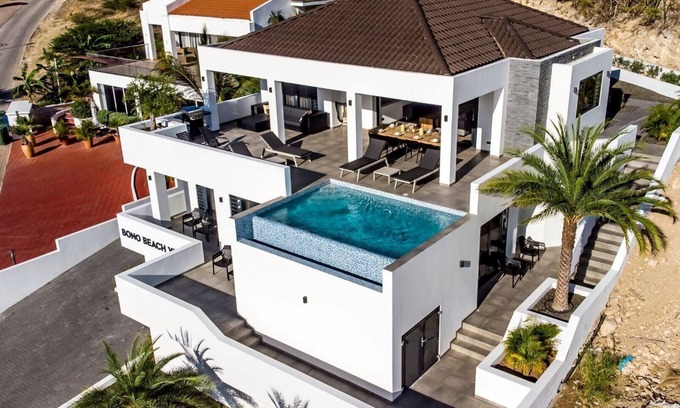 Sint Michiel Villa | Ideal Bono Beach Villa - Steps from Bluebay Beach!