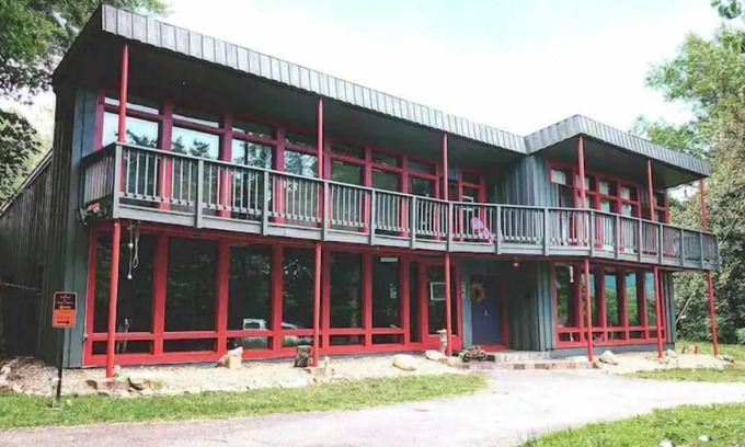 Afton House | Experience Boogie Nights Manor on VA's Scenic Brew Ridge Trail