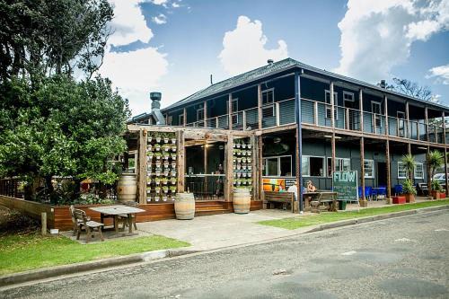 Old Bar Hotel | Seaside Bliss at Boogie Woogie Beach House - Top Rated Stay