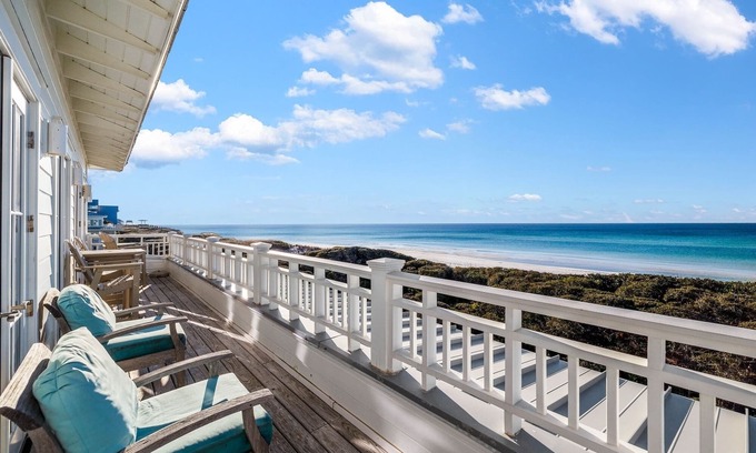 Gulf District Condo | Beachside #3: Breathtaking Views & Gulf-Front Balconies
