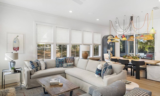 Lakeside at Blue Mountain Beach House | Enjoy Fall Break at "Le Tiki" with Pool and Game Room!