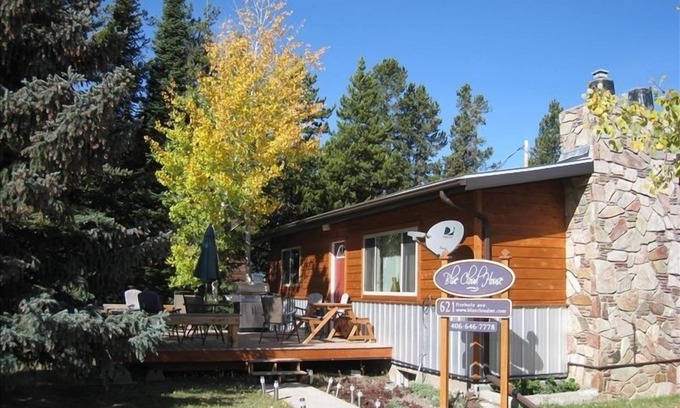 West Yellowstone House | Steps from Yellowstone: Book Your Ideal Summer Retreat!