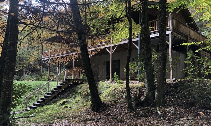 Cataloochee Ranch House | Experience Nature: Book Now for Relaxing Getaways with Hot Tub