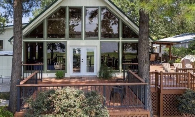 Dogwood House | Book Now. Summer Months Filling Up Quicky.