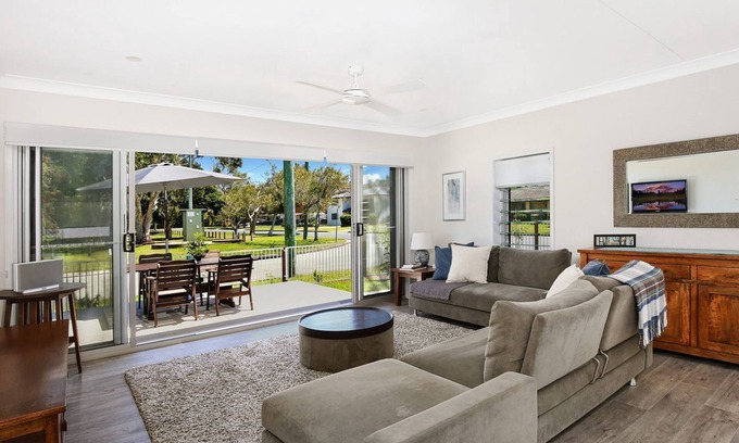 Golden Beach Apartment | Pet-Friendly Retreat at Booker Pde 34, Unit 2 - Lake View